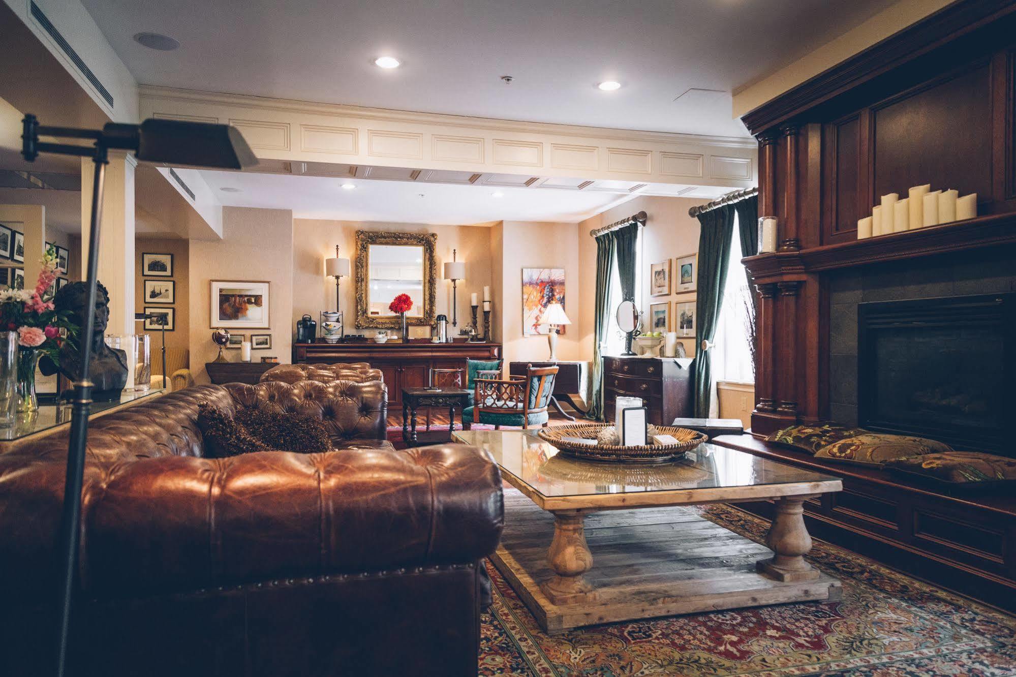 The Great George Hotel Шарлъттаун Екстериор снимка