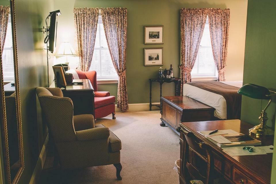 The Great George Hotel Шарлъттаун Екстериор снимка